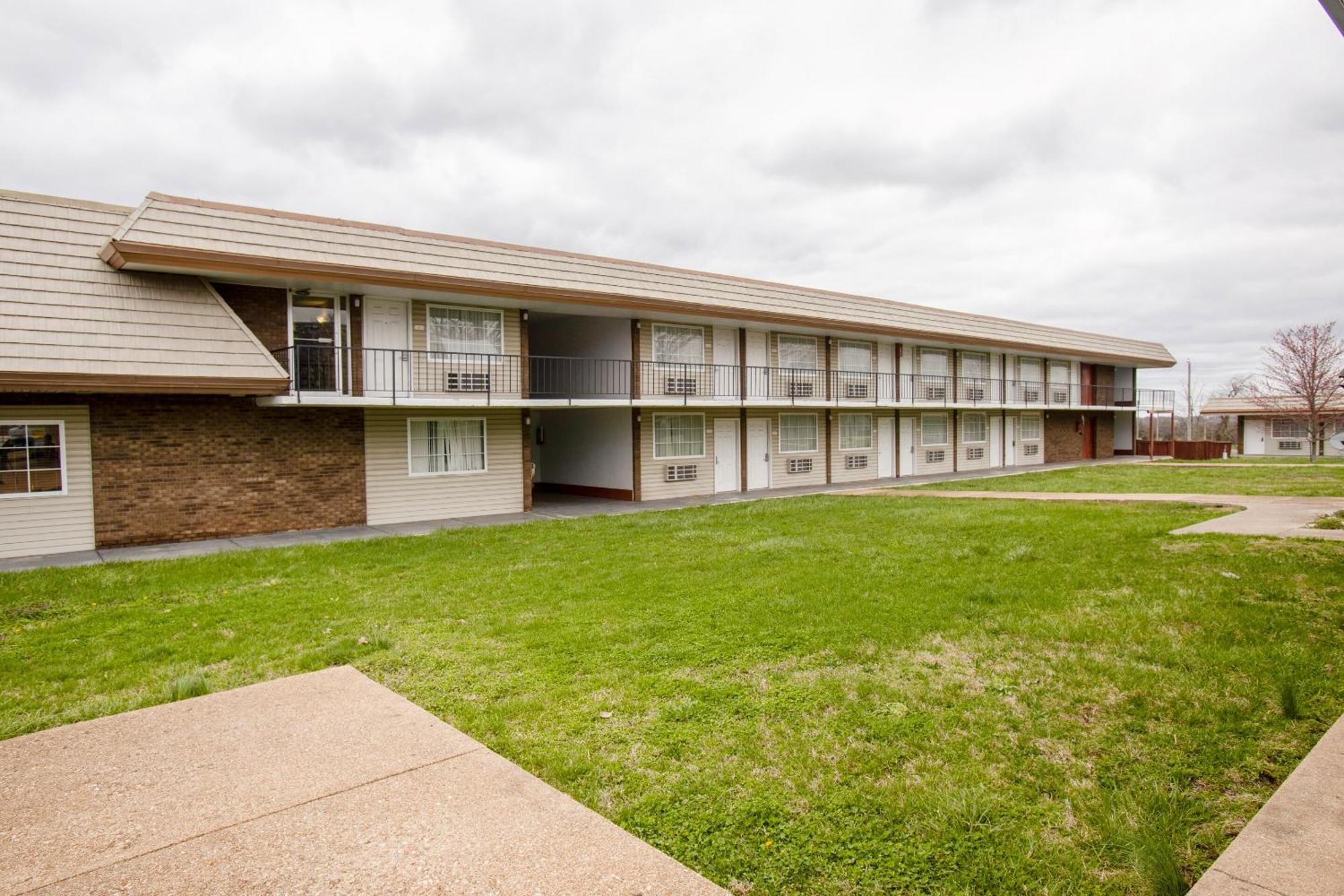 Oyo Mo I-44 Hotel